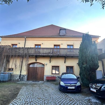 Restaurace A Penzion Podloubi Opočno Εξωτερικό φωτογραφία