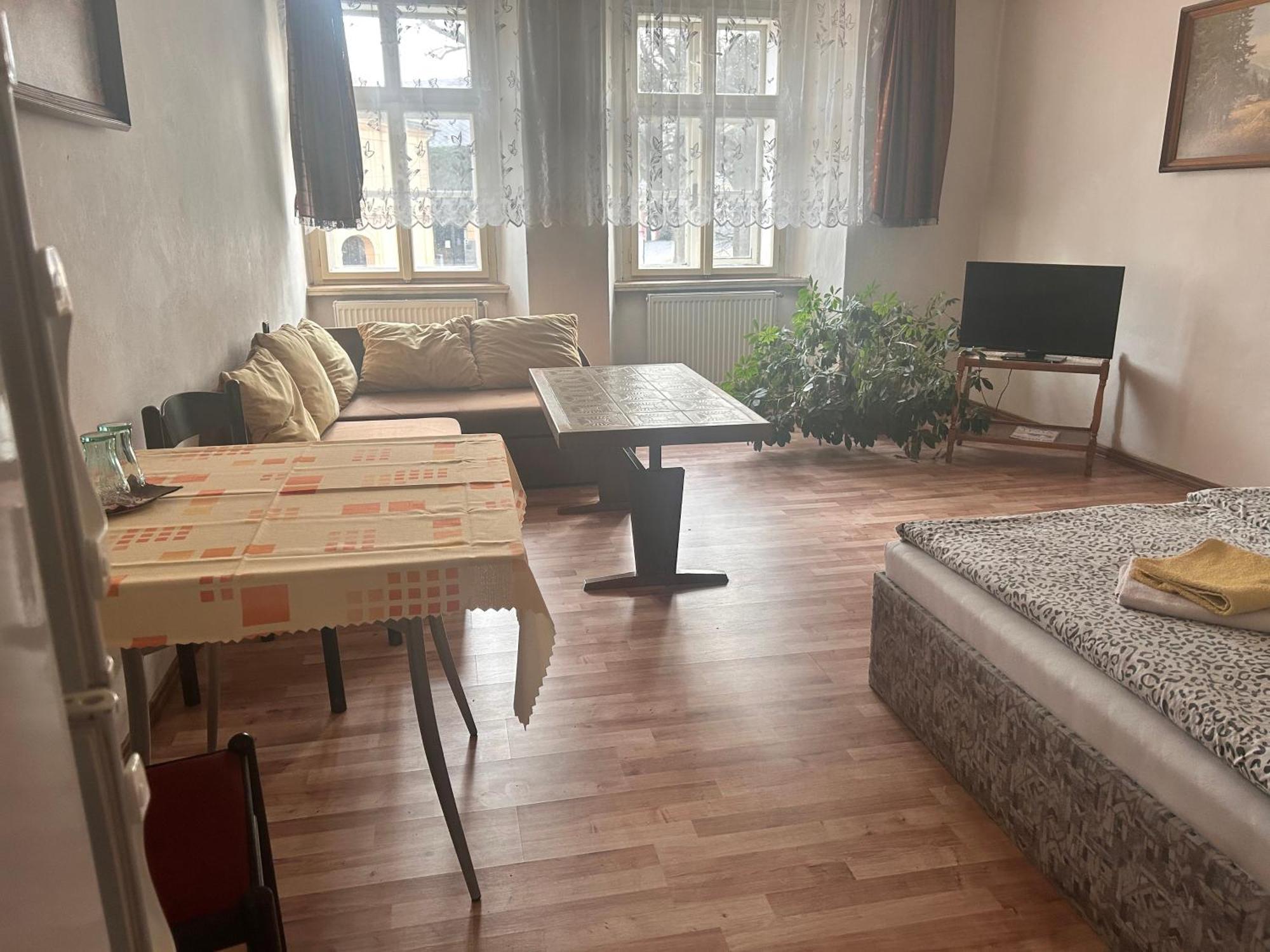 Restaurace A Penzion Podloubi Opočno Εξωτερικό φωτογραφία